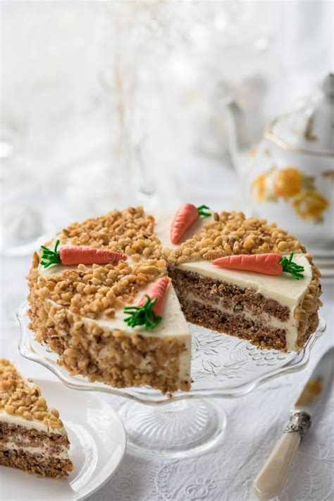 Homemade Carrot Cake With Walnuts Stock Photo - Image of eating, holiday: 160500768