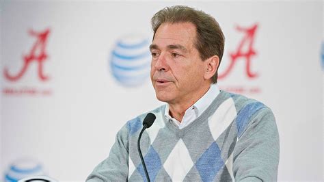 Alabama's Nick Saban apologizes to reporter - ESPN