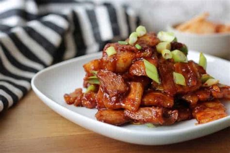 This Spicy Korean Pork Belly Will Simply Melt In Your Mouth!