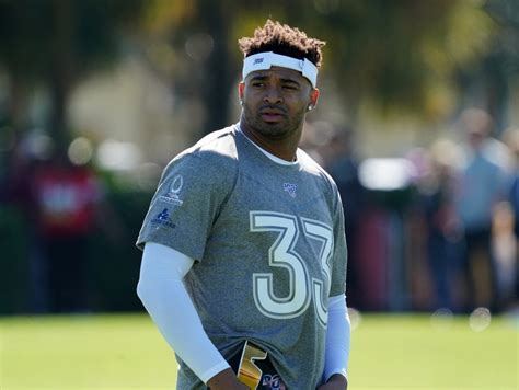 Look: Josh Allen works out shirtless before Packers game at frigid ...