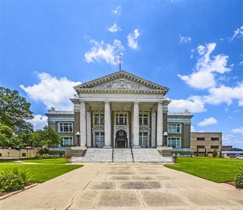 Historic City Hall in Lake Charles Editorial Photography - Image of district, landmark: 42548727