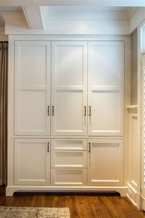 The Benefits Of Installing A Built-In Pantry Cabinet - Home Cabinets