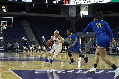 Slideshow: Women's basketball vs. UMKC - GCU Today