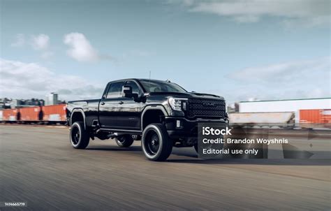 Black Gmc Sierra Denali Stock Photo - Download Image Now - Pick-up ...