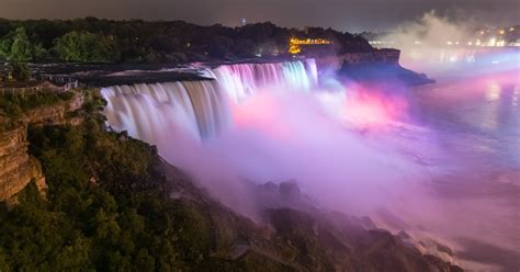 Niagara Falls at Night: Illumination & Fireworks Tour | GetYourGuide