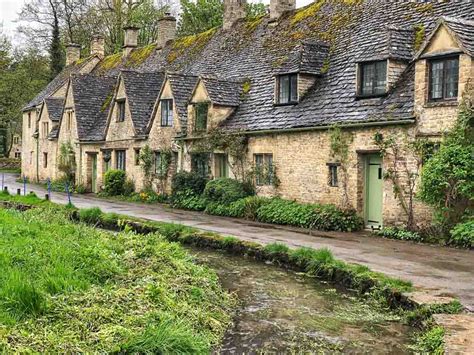 Arlington-Row-Bibury-village-Cotswolds-England | The Travelbunny