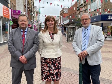 Minister sees progress in Rhyl Town Centre Transformation work | Welsh Government News