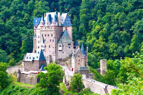 Burg Eltz kasteel in Münstermaifeld bezoeken? Tips + wat te zien