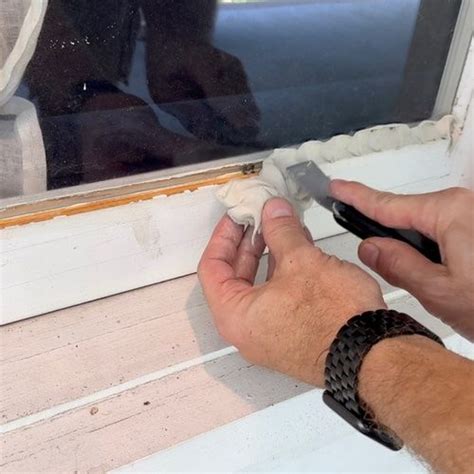 How To: Glaze Windows in Place - The Craftsman Blog | Window glazing, Diy window replacement ...