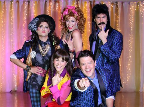 '80s nostalgia can't save this Dallas theater's mess of a musical ...