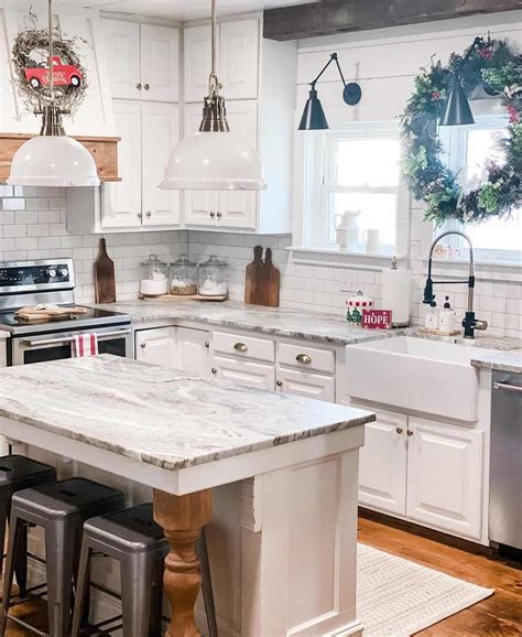 32 Farmhouse White Kitchen Cabinets You’ll Fall In Love With