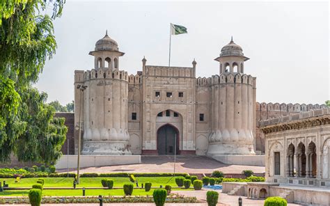 Top 10 Amazing Places to Visit in Lahore | Zameen Blog