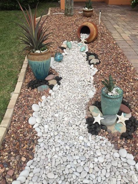 Dry River Bed Landscaping Ideas To Try In 2021 - A Nest With A Yard ...