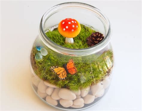 Easy Moss Terrarium - Fun Crafts Kids