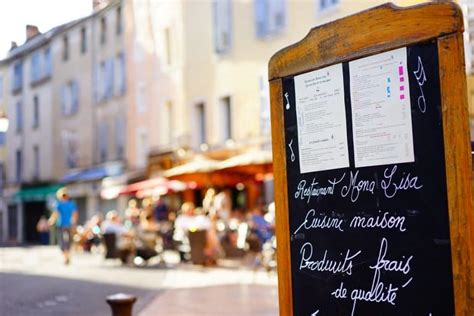 A Quick Guide to French Table Etiquette | Talk in French