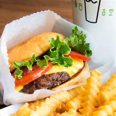 You can now get a free burger from Shake Shack by doing this one thing - HelloGigglesHelloGiggles