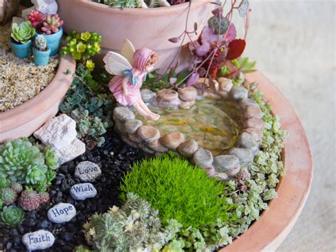 Succulent Fairy Garden Tutorial | DIY Succulent Fairy Garden | Fairy Garden Blog