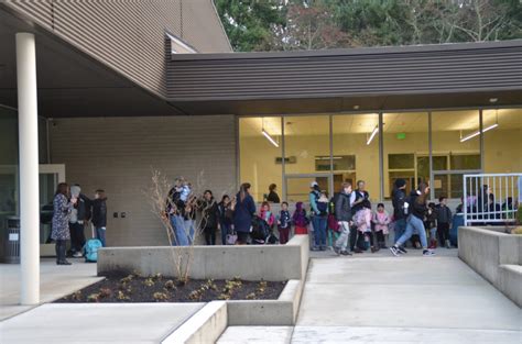 Madrona K-8 opens its doors to students - Lynnwood Today