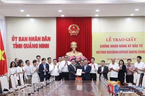 Foxconn invests 246 mln USD in two new projects in Vietnam