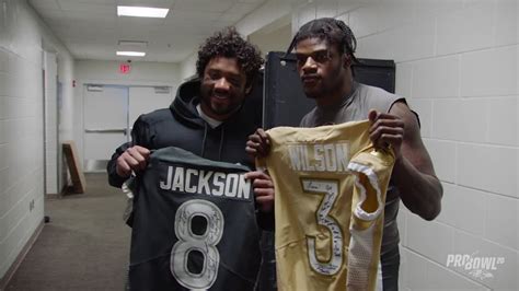 Lamar Jackson, Russell Wilson Trade Pro Bowl Jerseys