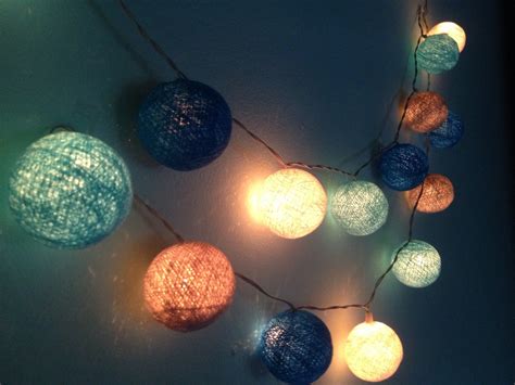 String Light in the Bedroom – Playing Creativity with Shapes – HomesFeed