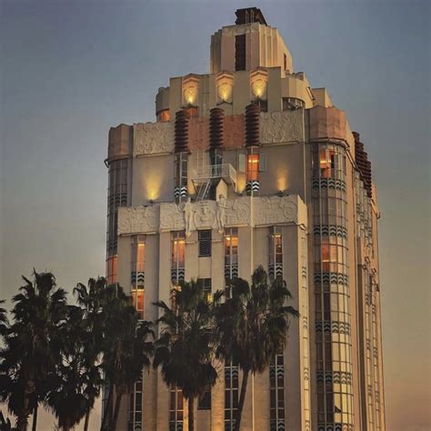 Sunset Tower Hotel in Los Angeles: Arts Intel Report