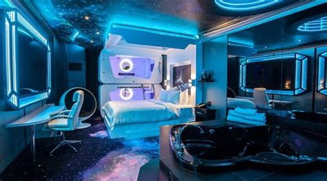 15 Cool Hotel Rooms for Kids - Mommy Travels | Themed hotel rooms ...