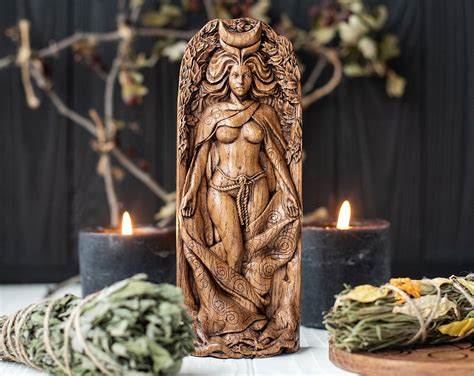 Druid Jewelry Celtic Goddess Statues - Celtics