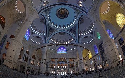 Camlica Mosque in Istanbul can hold 63,000 people - Infinitewalks Turkey