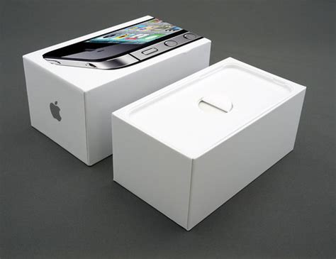 iPhone 4S unboxing 17-10-11 | Brett Jordan | Flickr