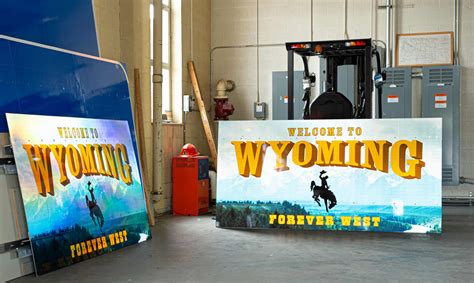 WYDOT auctioning two more Welcome to Wyoming signs - County 10