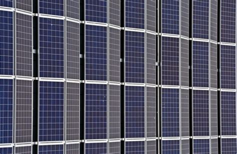 Here Is All You Want To Know About Vertical Solar Panels | Go Smart Bricks