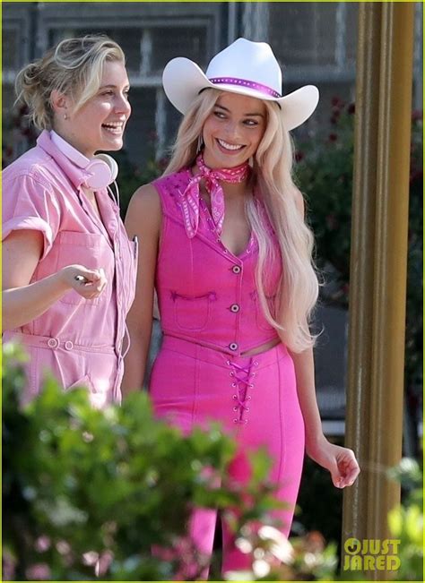 Margot Robbie & Ryan Gosling Transform Into Cowboy Barbie & Ken While ...