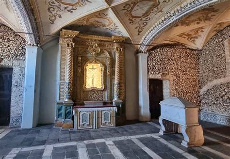 Capela dos Ossos (Chapel of Bones), Evora