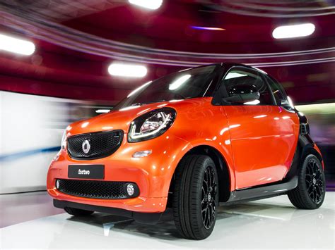 Smart ForTwo car - Tiny Smart car gets a revamp - Pictures - CBS News