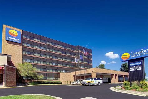 COMFORT INN & SUITES MADISON AIRPORT $59 ($̶9̶0̶) - Updated 2021 Prices & Hotel Reviews - WI ...