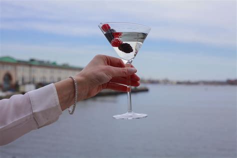 Del Frisco's Boston Selling A $10,000 Martini For Mother's Day - Worthly