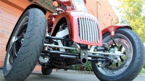 The three-wheel motorcycle conversion that lets you lean