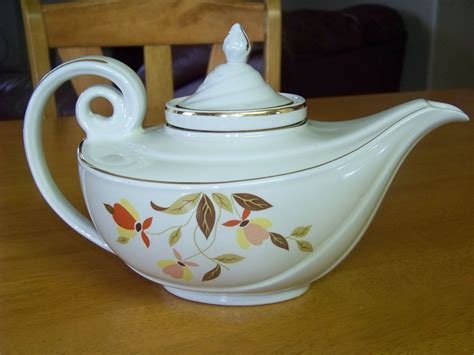 Vintage Hall Jewel Tea Autumn Leaf Aladdin Tea Pot | Jewel tea dishes ...