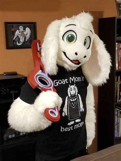 FurSuit de Asriel Dreemurr | Furry costume, Fursuit furry, Anthro furry