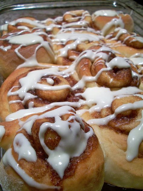 Brooke Bakes : Cinnamon Buns with Cream Cheese Icing