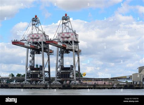 Ship Yard Cranes Stock Photo - Alamy