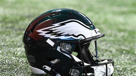 Eagles to debut alternate black helmets for 'SNF' matchup vs. Packers ...