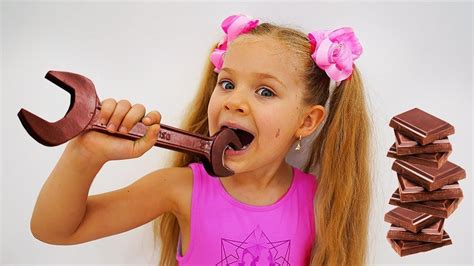 Diana and Roma staged a chocolate challenge - One News Page VIDEO