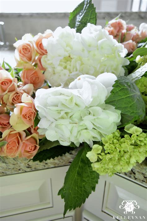 Simple Steps to Create a Grand Flower Arrangement - Kelley Nan