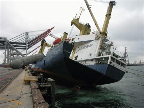 Ship Disasters At Sea - Photos of Maritime Destruction | Sea photo, Abandoned ships, Shipwreck