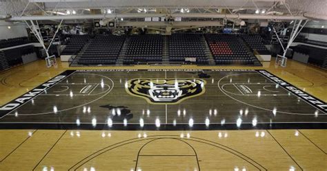 Oakland University unveils its new 'blacktop' basketball court