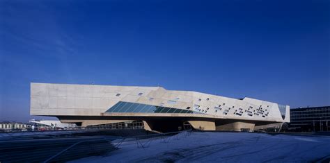 Phaeno Science Centre – Zaha Hadid Architects