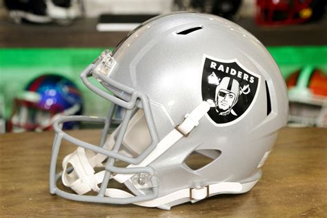 Las Vegas Raiders Riddell Speed Replica Helmet – Green Gridiron, Inc.