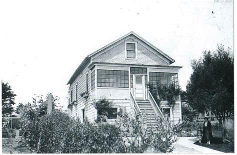 love the walkup old style beach house with the windowed porch | Beach ...